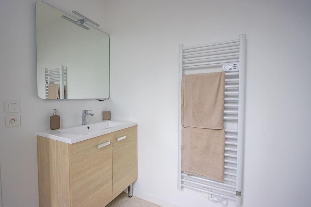 Appartement Avec Terrasse Et Parking, A โม ภายนอก รูปภาพ